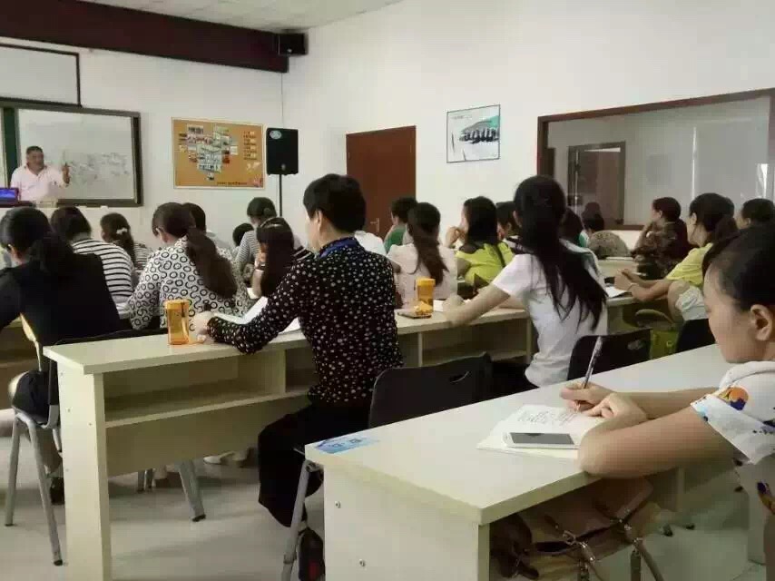 学习干洗技术有必要吗?威特斯注重理论与实践相结合