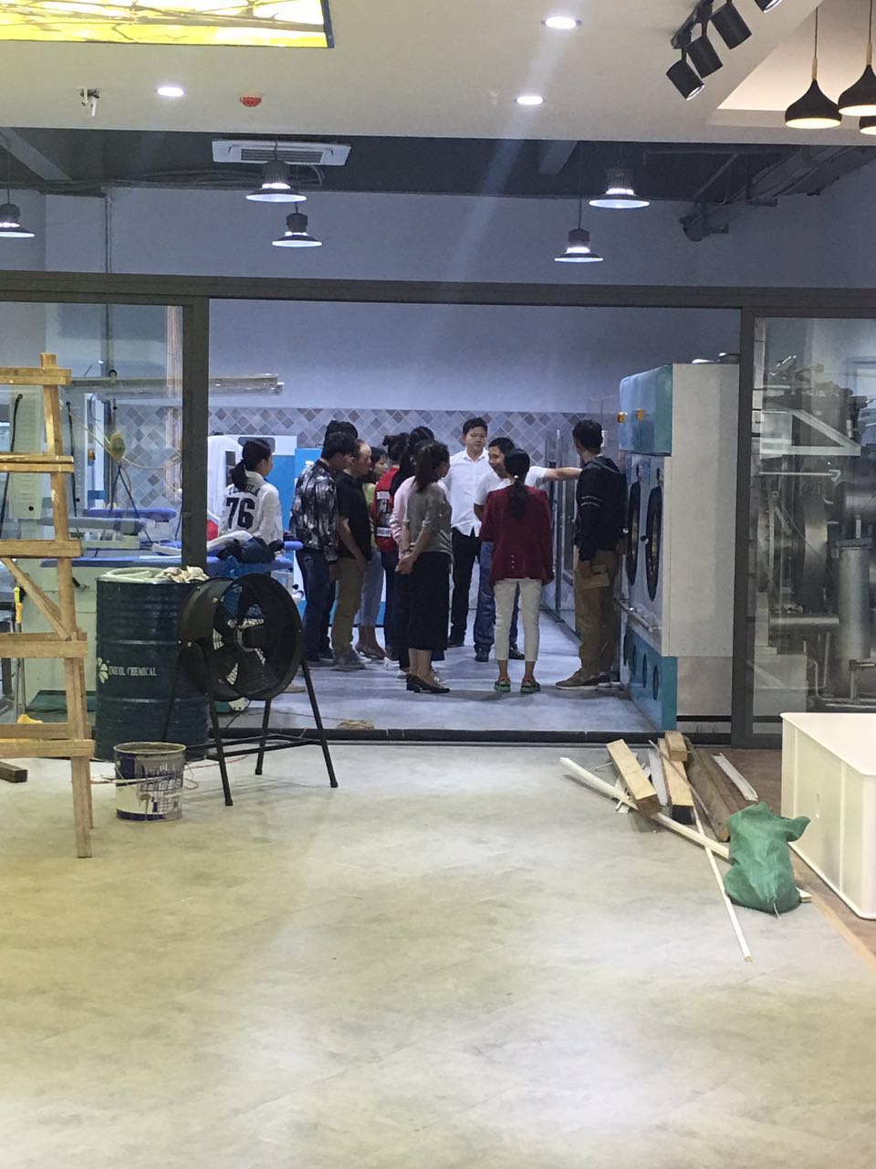 干洗加盟店成本怎么节约?这几点要考虑