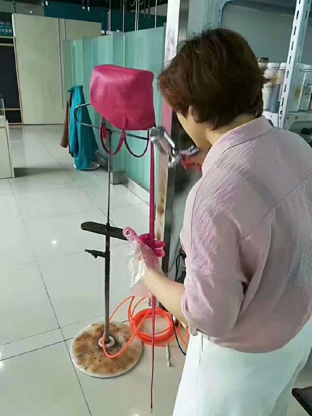 洗衣加盟店投资毛利怎么样?仅皮具护理就相当高