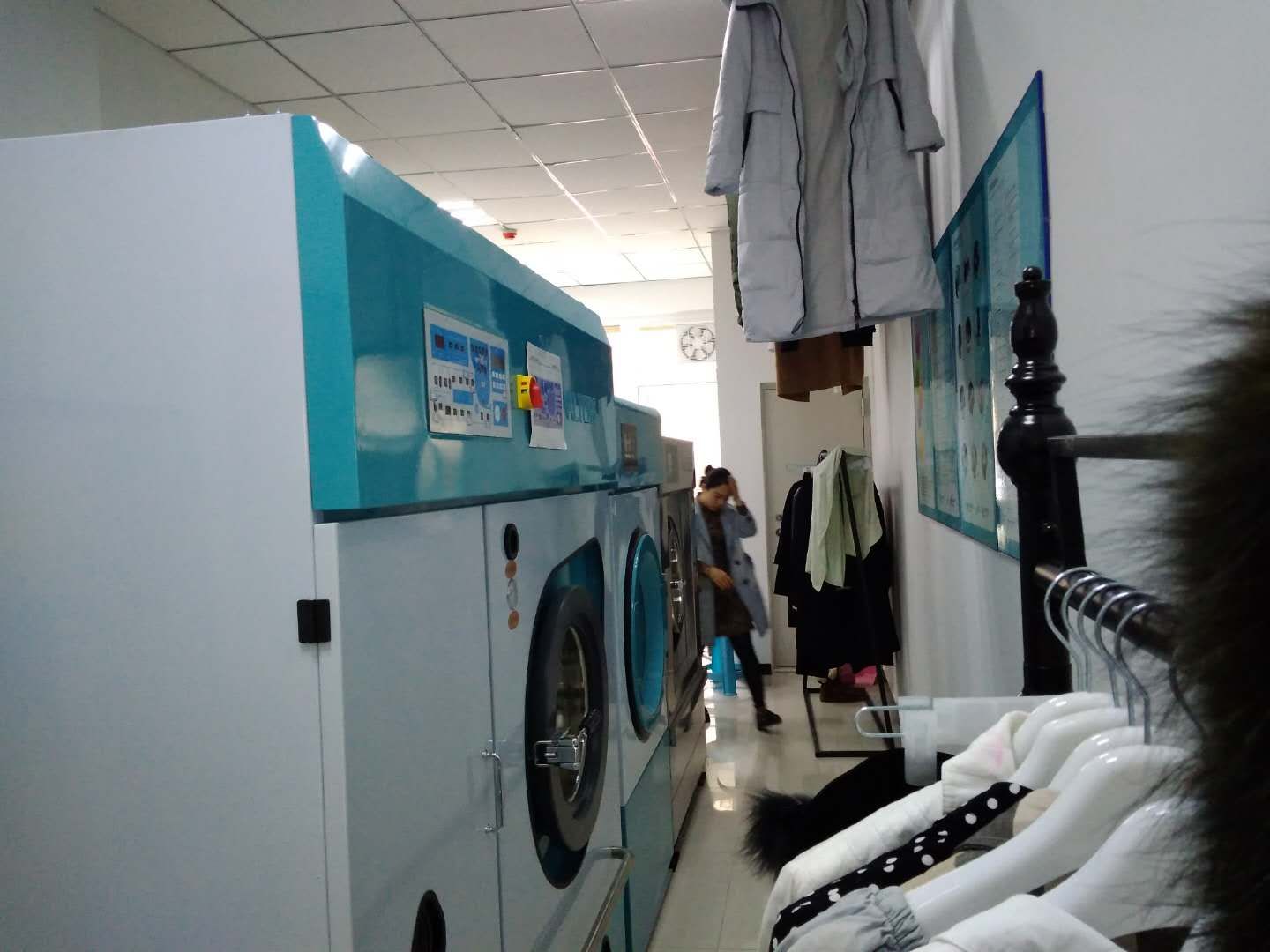 一套干洗设备多少钱？轻松当老板